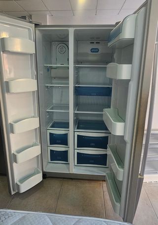 Frigorífico Daewoo Americano