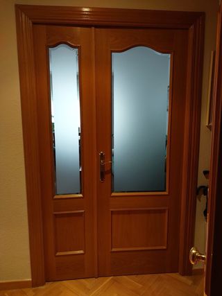 Puerta de roble maciza