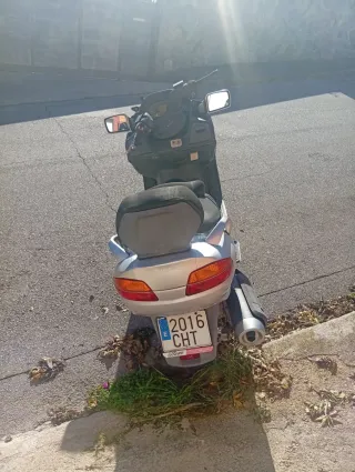 Suzuki Burgman 650 Plata