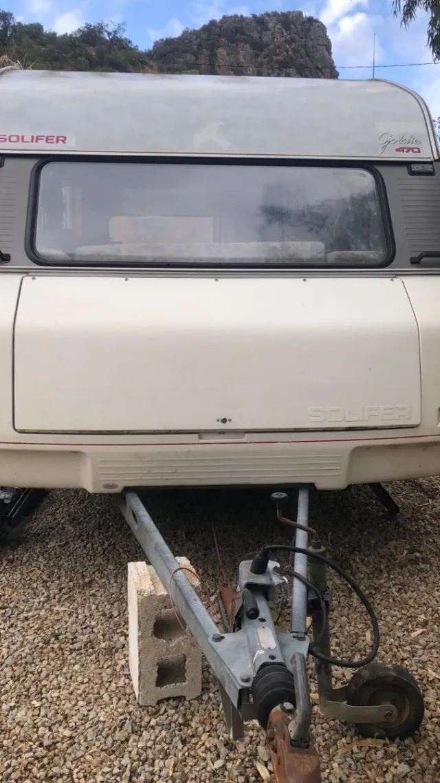 Caravana inglesa sin papel