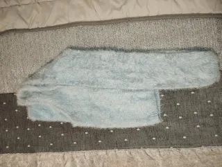 Jersey azul peludo cuello pico