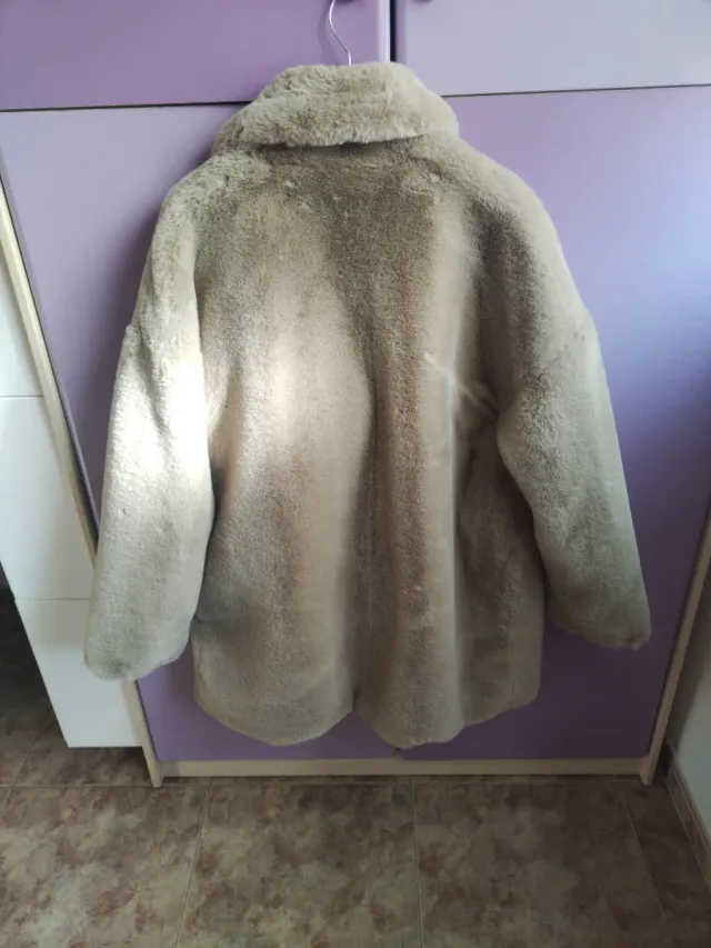 Abrigo Zara pelo suave beige Talla XL