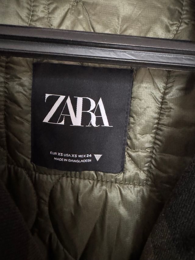 Parka Zara camuflaje con chaleco interior