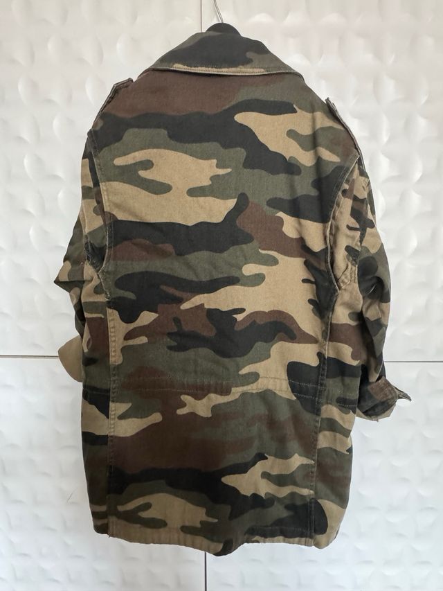 Parka Zara camuflaje con chaleco interior
