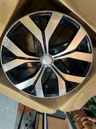 4 Llantas Aluminio 18x8J Validas para Golf