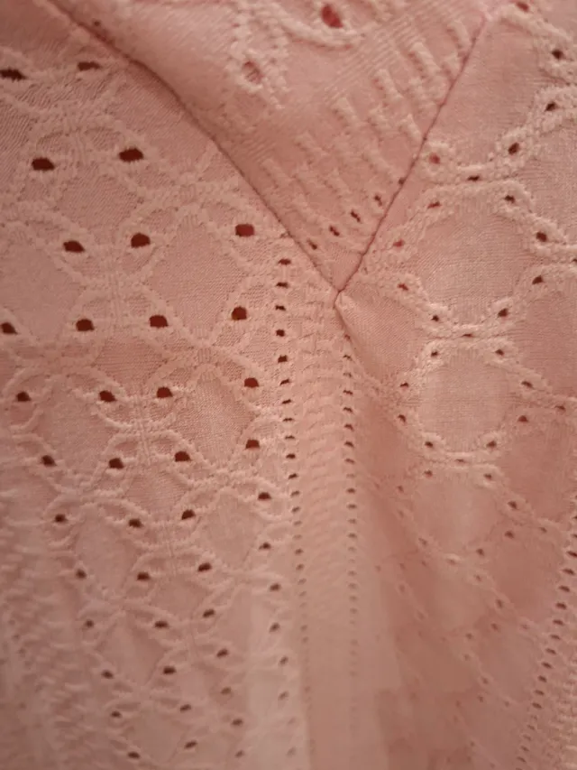 Blusa rosa de punto calado