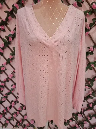Blusa rosa de punto calado