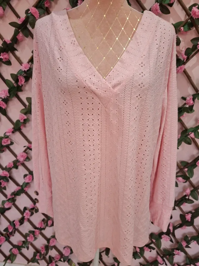 Blusa rosa de punto calado