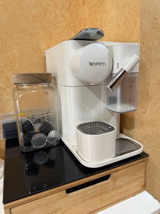 Cafetera Nespresso Blanca