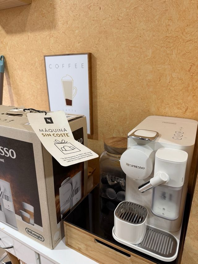 Cafetera Nespresso Blanca