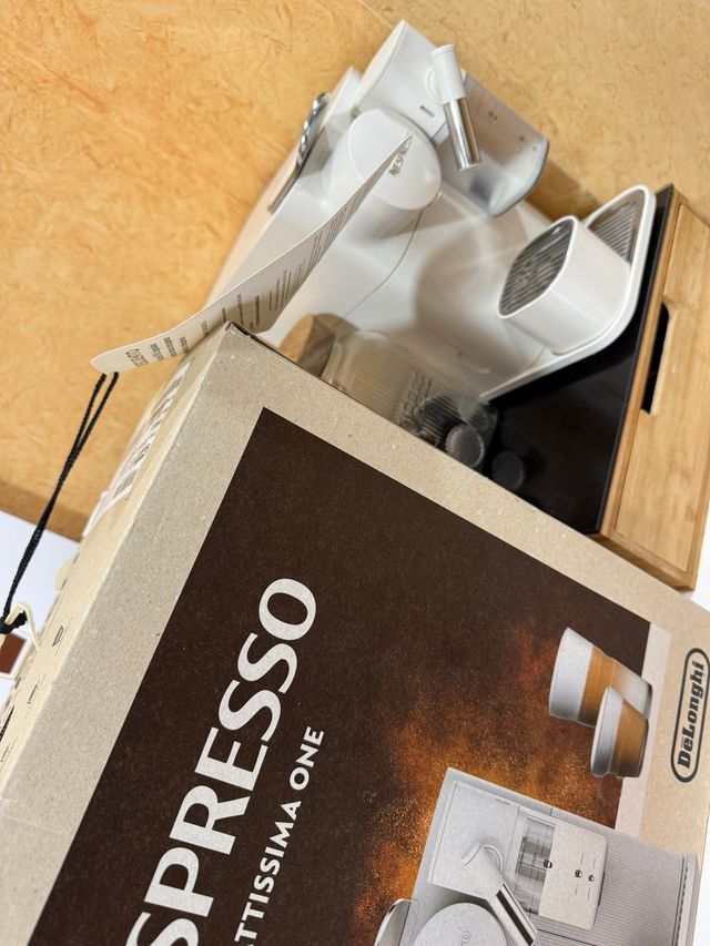 Cafetera Nespresso Blanca