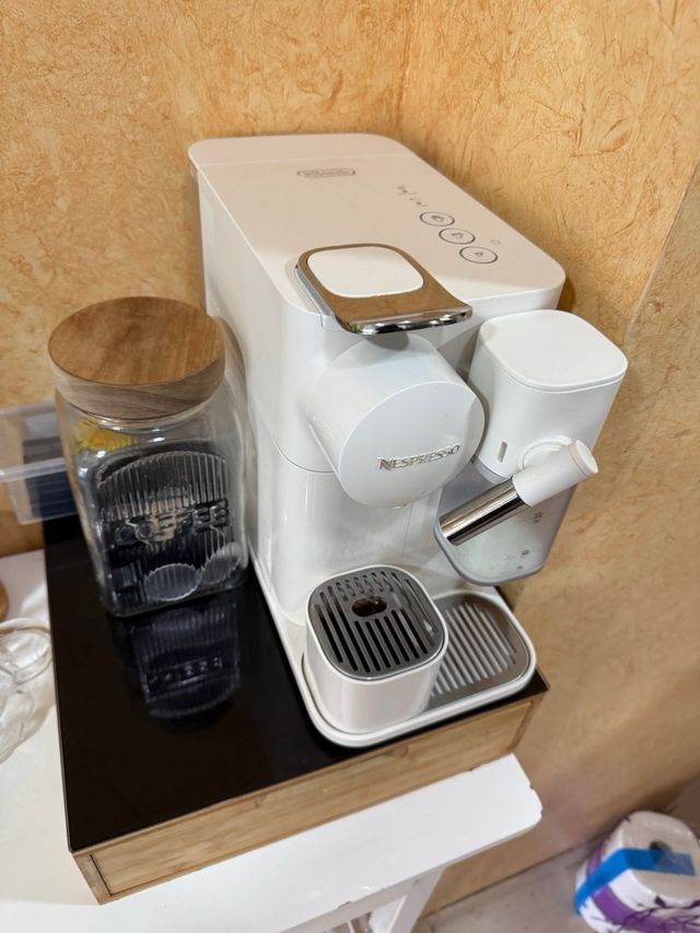 Cafetera Nespresso Blanca