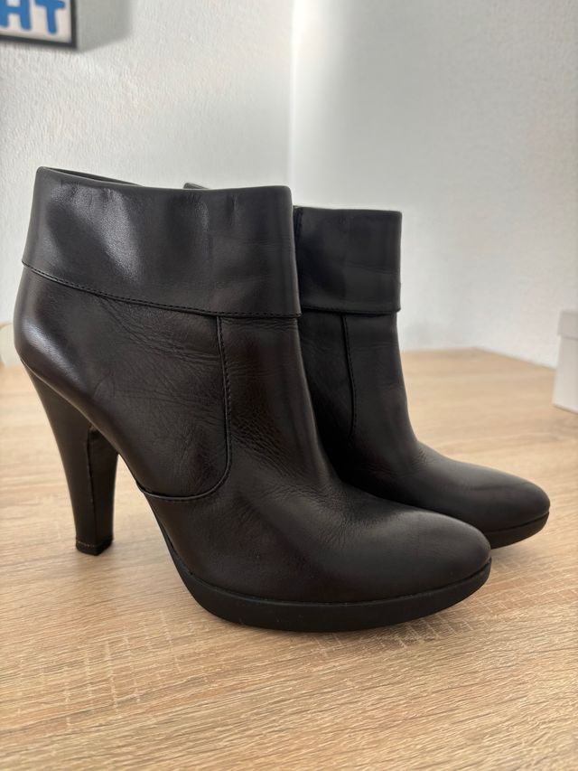 Stivaletti con tacco neri taglia 37