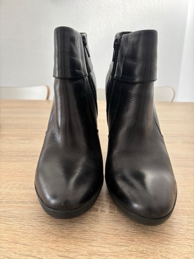 Stivaletti con tacco neri taglia 37