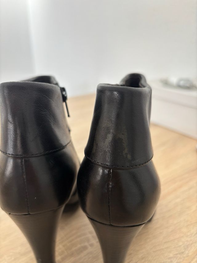 Stivaletti con tacco neri taglia 37