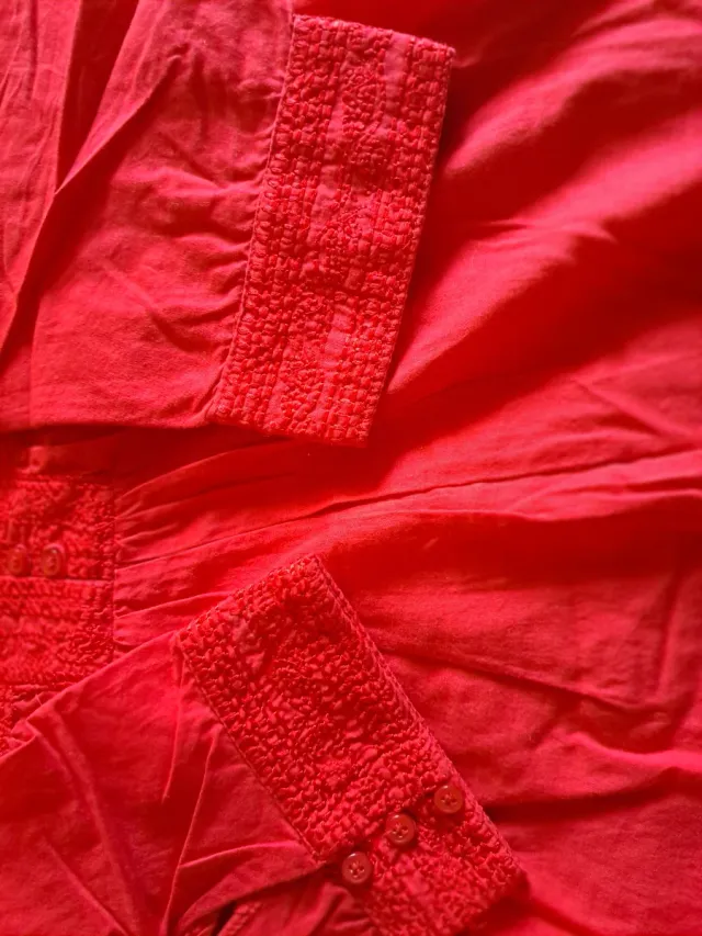 Lote 2 camisas estampada y roja