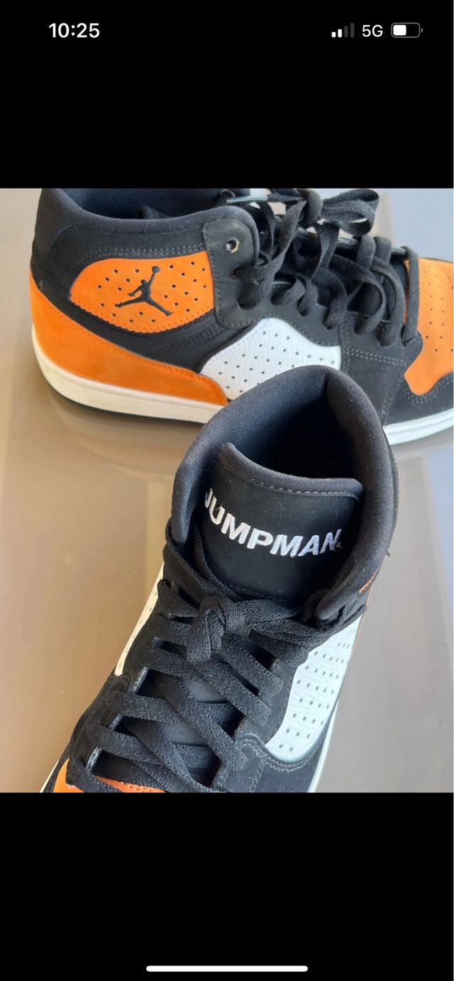 Zapatillas Jordan Negras y Naranjas