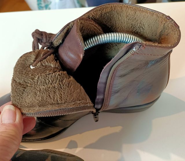 Botines piel marron forrados T39