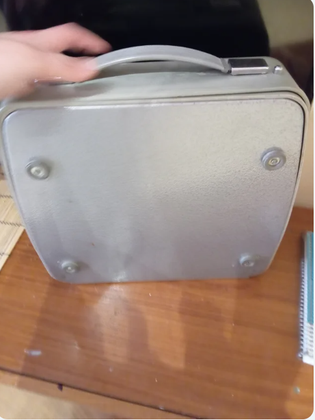 Máquina de escribir antigua portátil