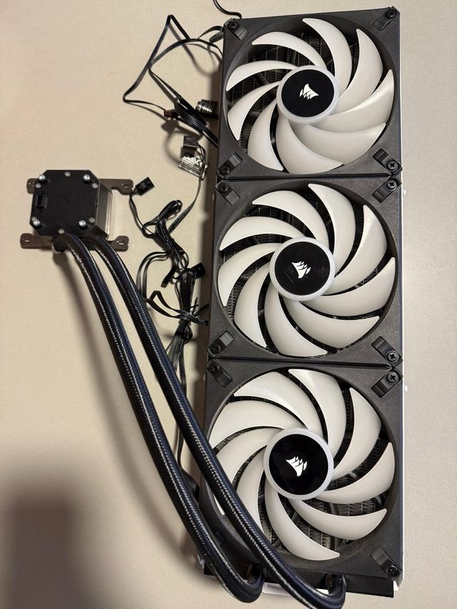 Corsair iCUE H170i Elite LCD XT AIO