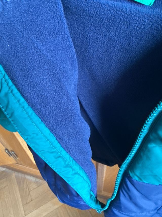 Abrigo Benetton niño azul y verde talla 18/24(90cm