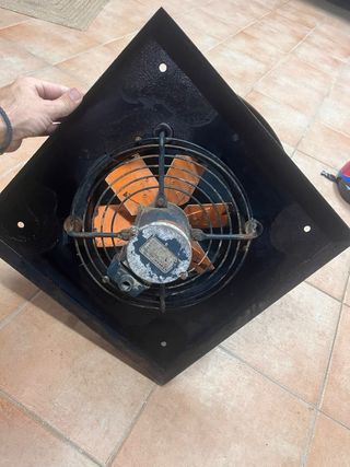 Estrazione fumo per camino a legna per barbecue e stufa