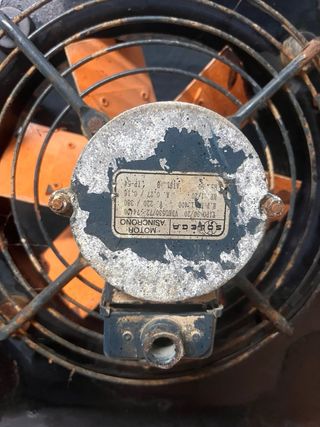 Estrazione fumo per camino a legna per barbecue e stufa