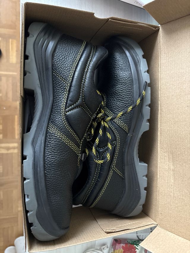 Zapatillas seguridad Delta Plus negras