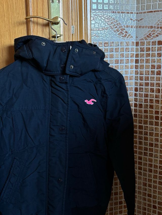 Abrigo Hollister Negro con Capucha