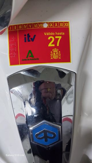 Scooter Piaggio Medley Blanca