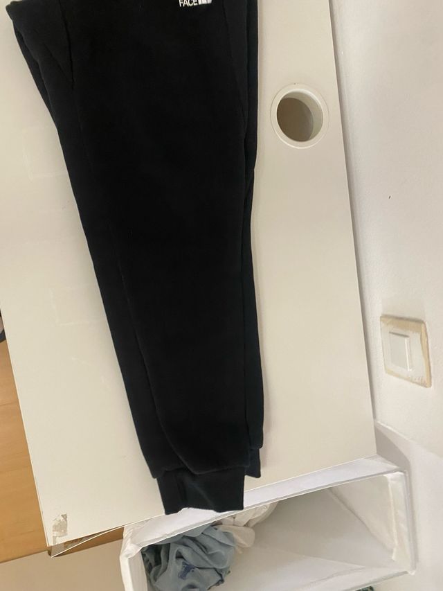 Pantalones chándal The North Face negros