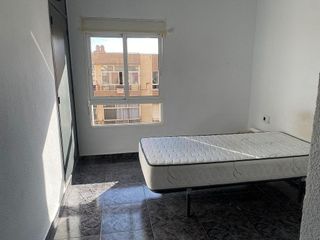 Piso en alquiler en Juan XXIII en Alicante