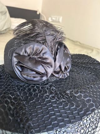 Sombrero de disfraz negro con velo