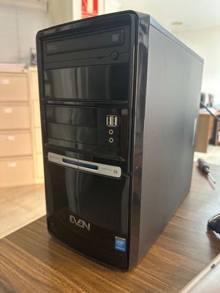 PC para ofimática color negro en buen estado