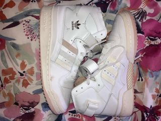 Zapatillas Adidas Forum Mid Beige y Blanco