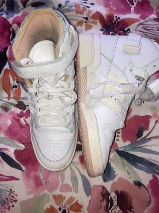 Zapatillas Adidas Forum Mid Beige y Blanco