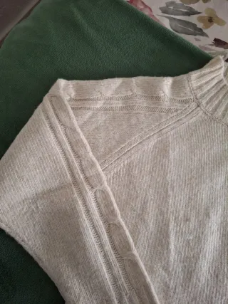 Jersey beige cuello alto