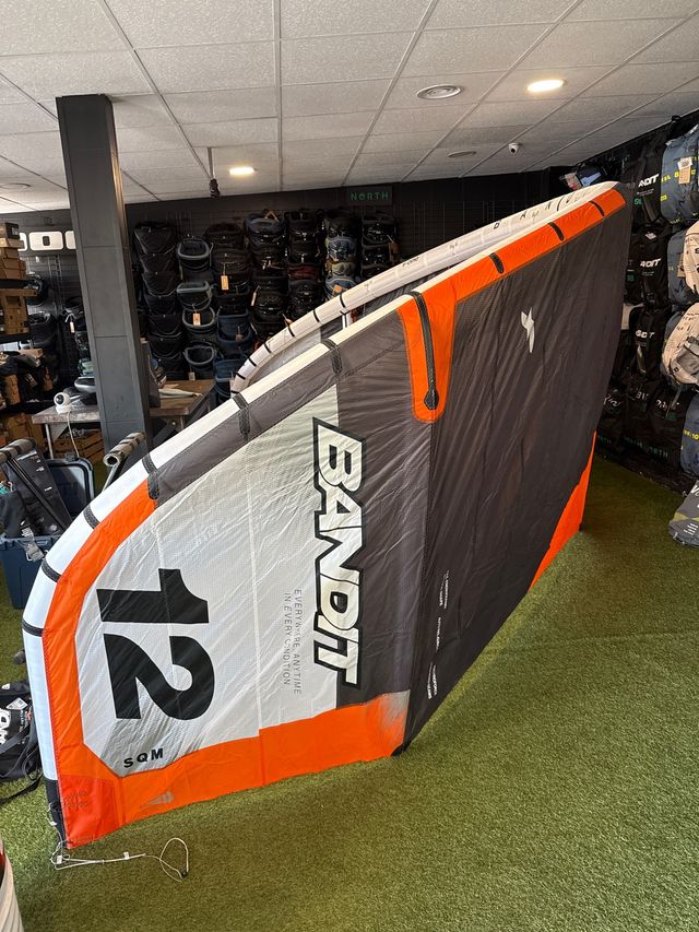 Cometa F-One Bandit Tec 12m 2025