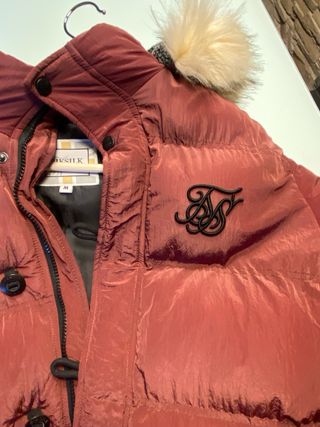 Cazadora SikSilk Roja con Capucha y Pelo