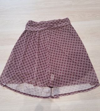 Falda por la rodilla con goma en cintura