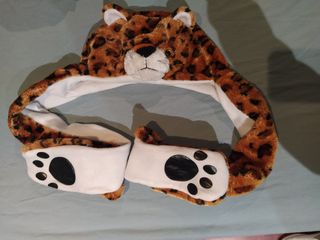 Capucha Peluche Leopardo con Bufanda