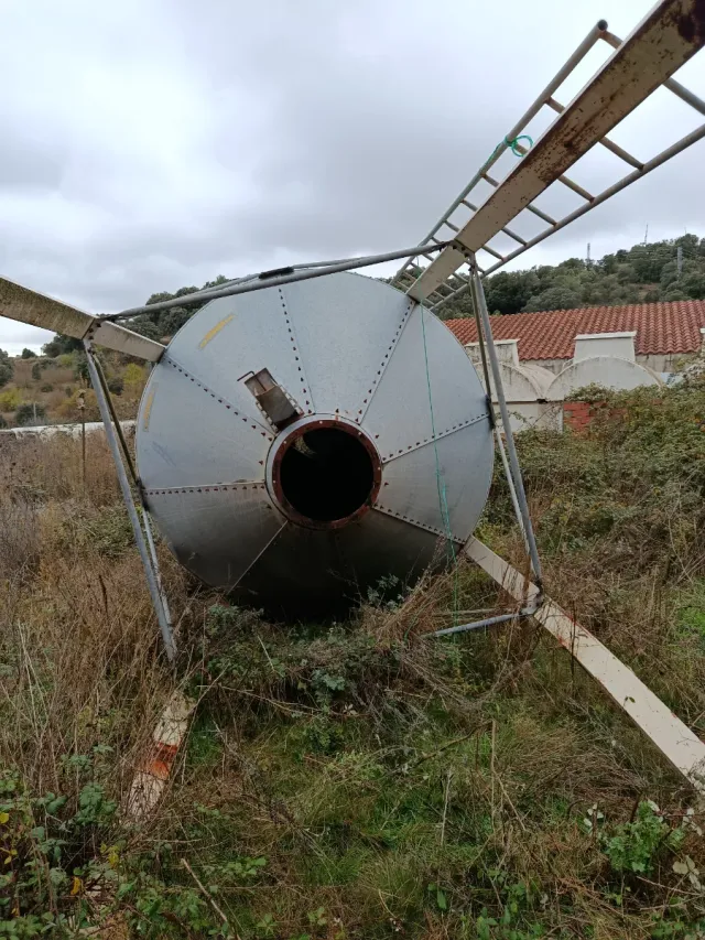 Tolva metálica para pienso