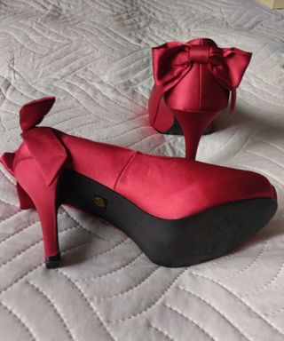 Zapatos de fiesta  de raso rojo con lazo