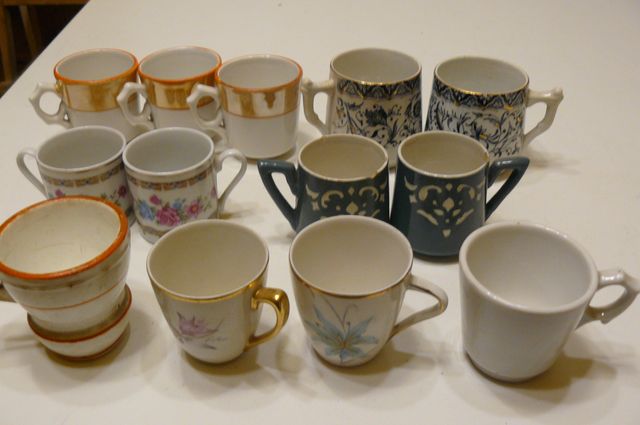 Juego de 12 tazas de café antiguas