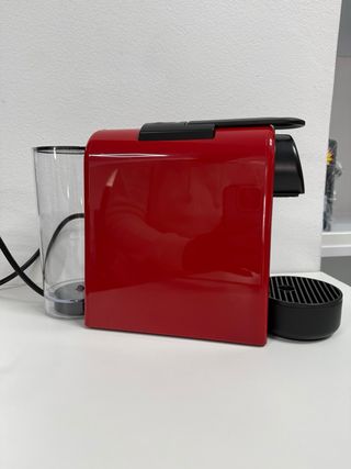 Cafetera Nespresso Essenza Mini Nueva