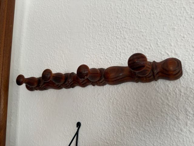 Perchero de madera rústico