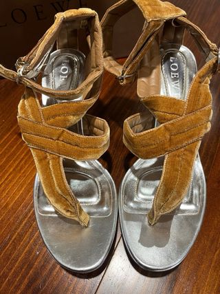 Sandalias cuña Loewe terciopelo marrón y plateado