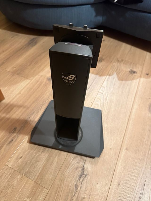 Supporti monitor Asus ROG Swift VESA