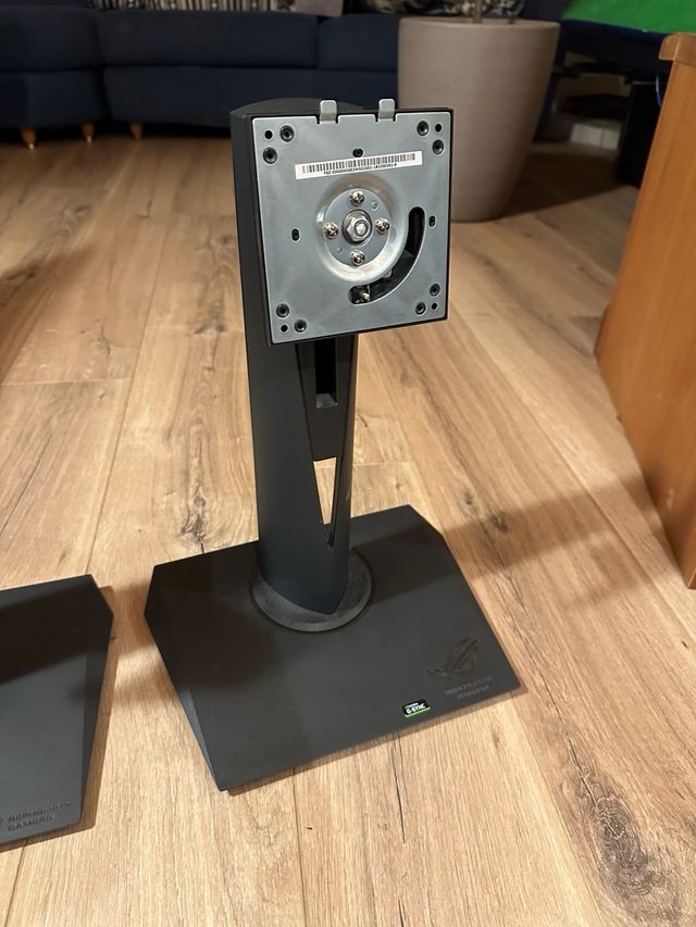 Supporti monitor Asus ROG Swift VESA