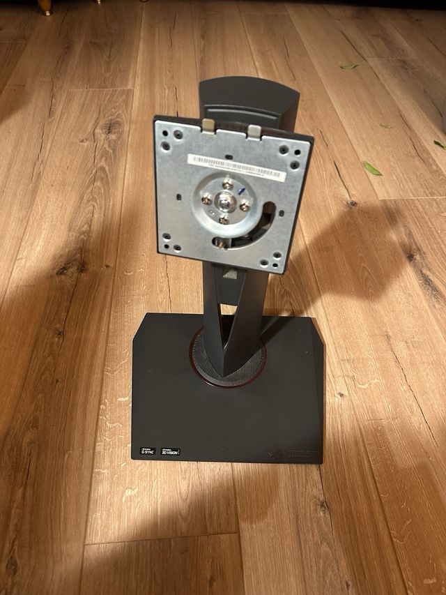 Supporti monitor Asus ROG Swift VESA